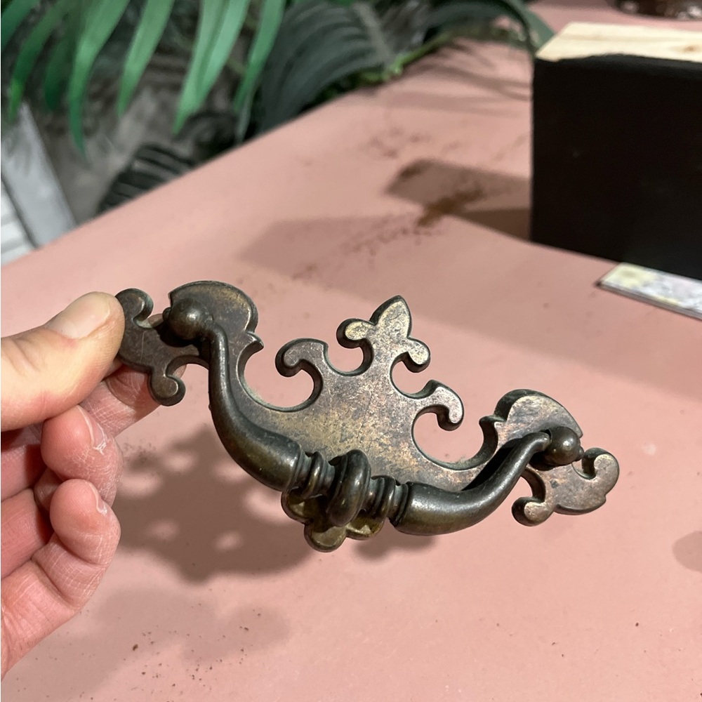 Set of 8 Chippendale Brass Drawer Pulls Handles N2276
